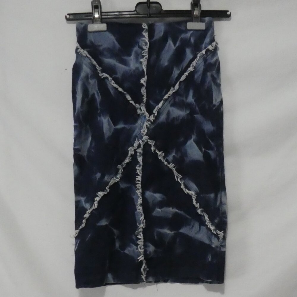 Unique - SAN JULIAN USA | small | Blue Tie Dye Denim Skirt | Zip-Up Back Closure